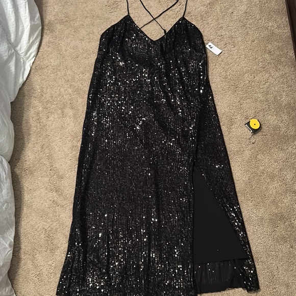 NWT Black Sequin Dress With Side Slit Size 12 - Picture 8 of 16